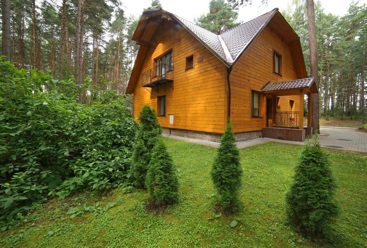 מלון Gatovichi Sanatorii Sosny At Naroch Lake מראה חיצוני תמונה