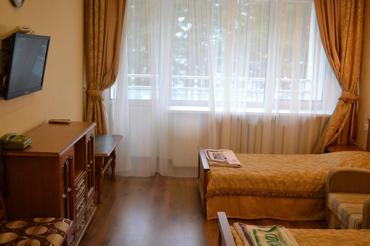 מלון Gatovichi Sanatorii Sosny At Naroch Lake מראה חיצוני תמונה